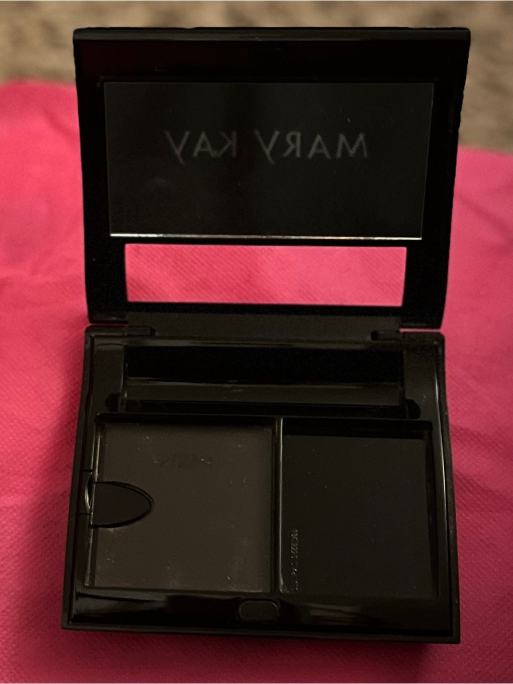 Mary Kay Compact - Picture 2 of 3